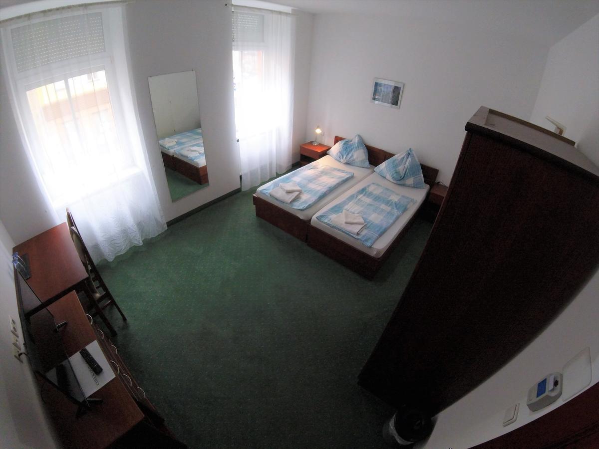 San Francisco Bed & Breakfast 3*